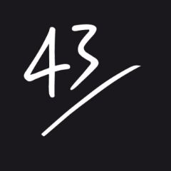 43einhalb Sneaker Store